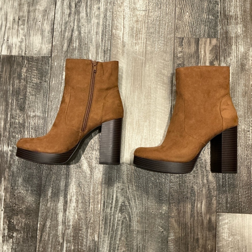 Sun + Stone Brown Heeled Boots Size 9 - Picture 13 of 16